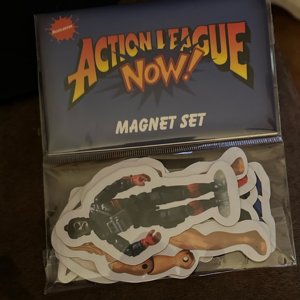 Action League Now Magnet Set